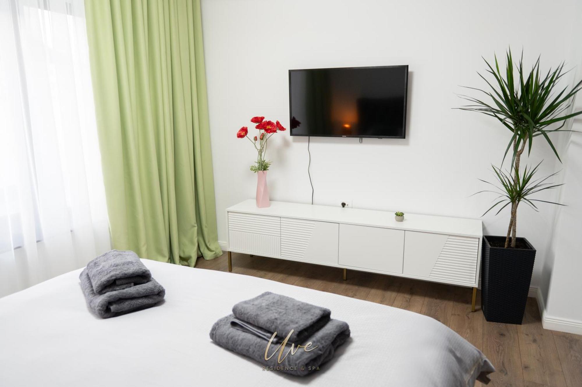 Uve Residence & Spa Пьятра-Нямц Экстерьер фото